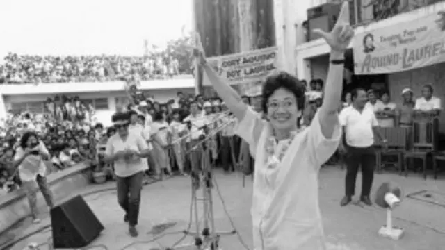 ကိုရာဇွန် အကွီနို - လူထု စွမ်းအား။