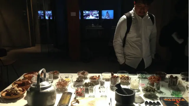 Karya seniman Grace Joetama yang muncul dalam pameran berjudul "The Food Files".