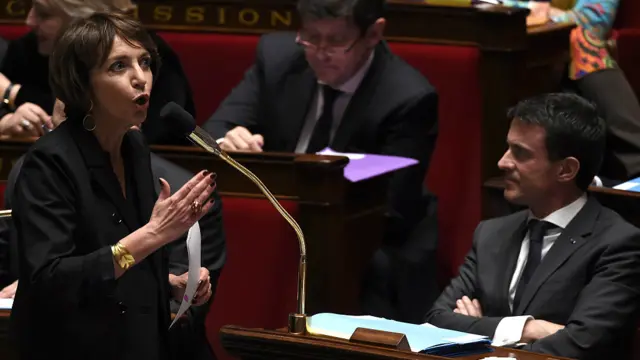  تین ماہ کی توسیع کے بارے میں ایک مسودۂ قانون کو ایوان زیریں سے منظور کیے جانے کے بعد جمعے کے روز ایوانِ بالا میں پیش کیا جائے گا۔