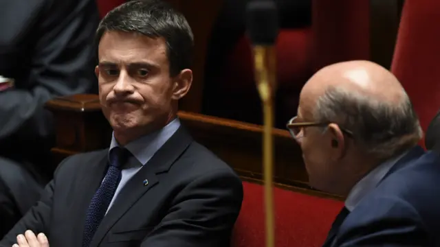 فرانس کے وزیر اعظم مینوئل والس نے ملکی پارلیمان میں ایمرجنسی کی مدت میں تین ماہ کی توسیع کے مسودے پر بحث کے دوران کہا کہ گذشتہ ہفتے پیرس میں حملے کرنے والے شدت پسند کیمیائی اور حیاتیاتی ہتھیاروں کا استعمال بھی کر سکتے تھے۔