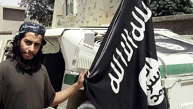 تقول تقارير إن عبد الحميد أبا عود، الذي يعتقد بأنه العقل المدبر لهجمات باريس، تجول بحرية بين سوريا وبلجيكا وفرنسا.