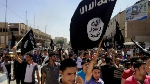 يسيطر تنظيم الدولة الإسلامية على بعض المناطق، بما في ذلك مدينة الموصل العراقية