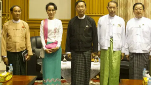 ပြည်သူ့လွှတ်တော် ဒုတိယ ဥက္ကဌ သစ် တာဝန် ပေးခံရသူ ဦးတီခွန်မြတ် ( ညာအစွန်)