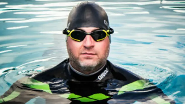 Ben Hooper trata de recolectar los fondos necesarios para poder iniciar su travesía.