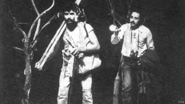 यह तस्वीर इप्टा के नाटक 'देखा अनदेखा' की है.