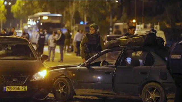 اسرائیلی میڈیا کے مطابق ہلاک ہونے والوں میں دو اسرائیلی اور ایک امریکی سیاح شامل ہے