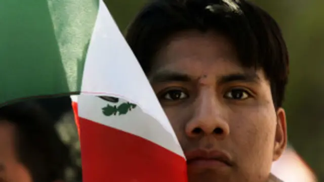 Mexicano con bandera