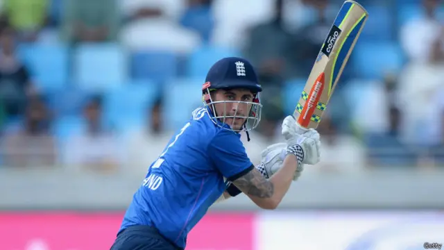 چار ایک روزہ میچوں کی سیریز میں انگلینڈ کو دو ایک کی برتری حاصل ہے