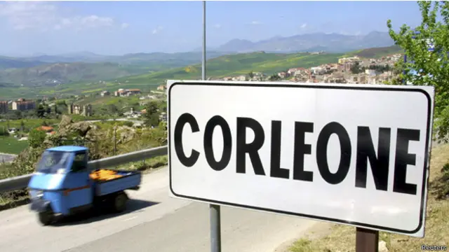 اعتقل الستة في بلدة كورليوني في صقلية