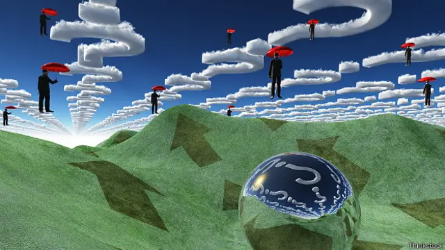 Облака в виде знаков вопроса