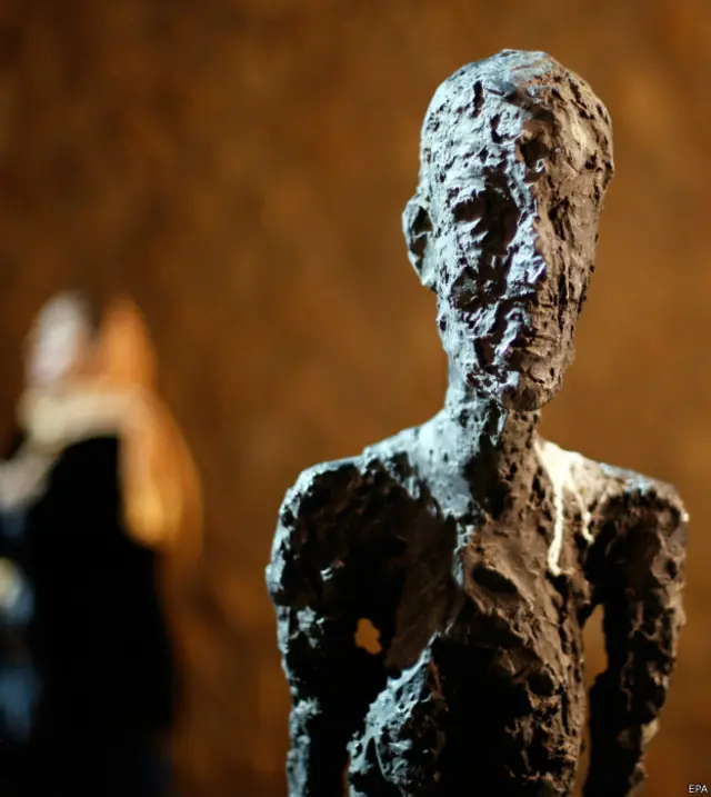 ضمت المجموعة أعمالا نحتية للفنان السويسري الشهير ألبرتو جياكومتي