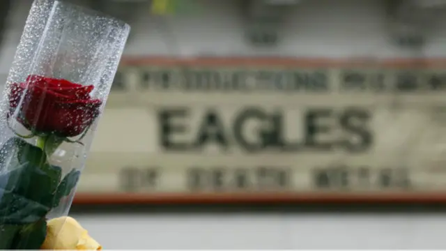 ستيفان يعاني من حالة انفصال ويعتبر أن ما تعرض له حدث لشخص آخر وكأنه كان يشاهد فيلم لبروس ويلز