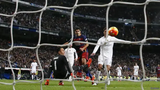 سوریز نے دو گول سکور کیے