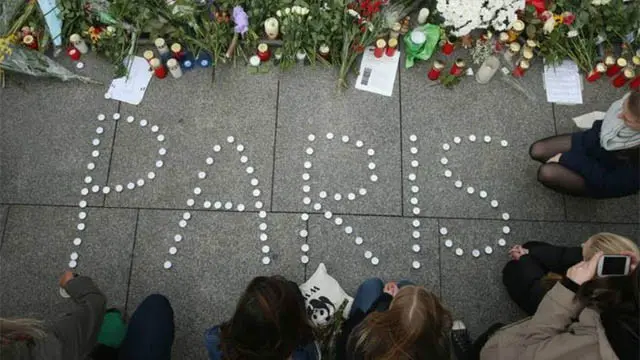 زاولید کامپلیکس میں ہونے والی تقریب کے دوران صدر فرانسوا اولاند متاثرین کے اہل خانہ سے خطاب کریں گے