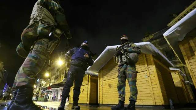 Thủ đô Brussels của Bỉ bước vào ngày thứ hai 'đóng cửa' siết chặt an ninh trước nguy cơ tấn công khủng bố được đặt ở mức độ cảnh báo cao nhất.