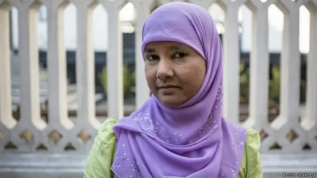 थवारहाइराह यांगॉन के मुस्लिम स्ट्रीट पर पान की दुकान चलाती है. वो चुनाव के दिन काफी खुश थी और सुदूर इलाके के कस्बे में यांगॉन नदी पार कर उस दिन वोट डालने गई थीं. 