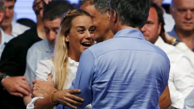 Lilian Tintori felicitó a Macri por su victoria, que rompería la alianza política entre el gobierno de Argentina y el de Nicolás Maduro.
