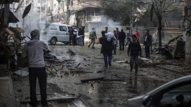 په سوریه کې له ۲۰۱۱ کال راهیسې د کورنۍ جګړې له پیلېدو راهیسې تر اوسه څه باندې ۲۵۰۰۰۰ کسان وژل شوي