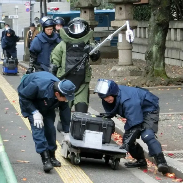 現場的排爆警察。