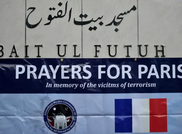 Молитесь за Париж