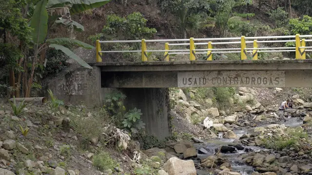 A pesar de los elogios de EE.UU., Perú no ha reducido visiblemente la produccion de cocaína.