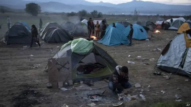 Makedonya sınırındaki Eidomeni köyünde mültecilerin kurdukları çadırlar