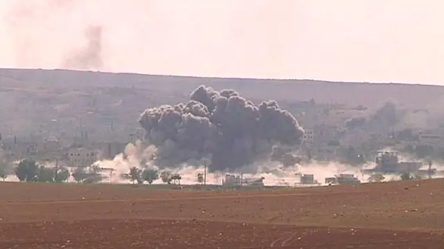 Posições do 'EI' são alvo de ataques desde agosto de 2014, mas grupo extremista continua ativo