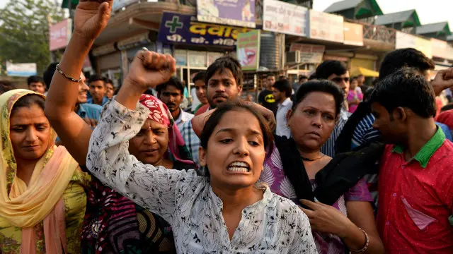 بھارت کی ’نااُمید خواتینِ خانہ‘ کی کہانی جیسے کہ مائر نے بیان کیا اُسے فوری بنیادوں پر تحقیق کی اور بتائے جانے کی ضرورت ہے