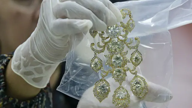 Permata bekas Imelda Marcos