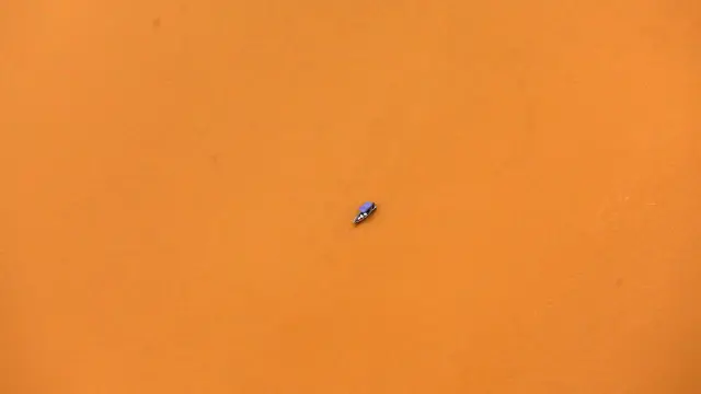 Rio e mar estão da cor da lama