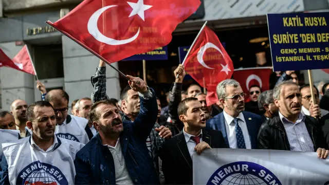 ترکی کی جانب سے روسی طیارہ گرائے جانے کے بعد عالمی سطح پر دونوں ممالک سے پرسکون رہنے کی اپیلیں کی جا رہی ہیں