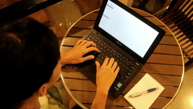 Nadia, yang berprofesi sebagai penulis, menjadikan pengalaman hidupnya sebagai inspirasi.