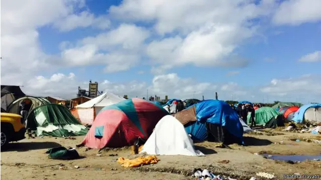 Tenda-tenda pengungsi di Calais. 