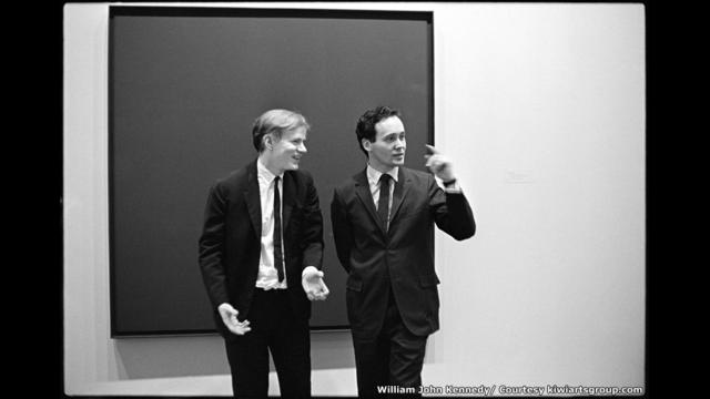 Andy Warhol y el artista de LOVE Robert Indiana en el Museo de Arte Moderno, 1963. 