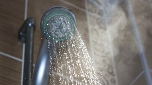 Как часто нужно принимать душ и почему вредно мыться каждый день | Магазин Постоянных Распродаж