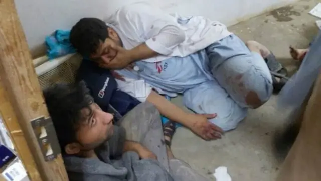 ورځپاڼې د امریکا د دفاع وزارت هغه خبره هم راخیستې چې ویلي یې دي چې د بې پولو ډاکټرانو پر روغتون برید جنګي جرم نه و.