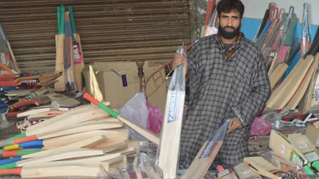 कश्मीर, बैट उद्योग