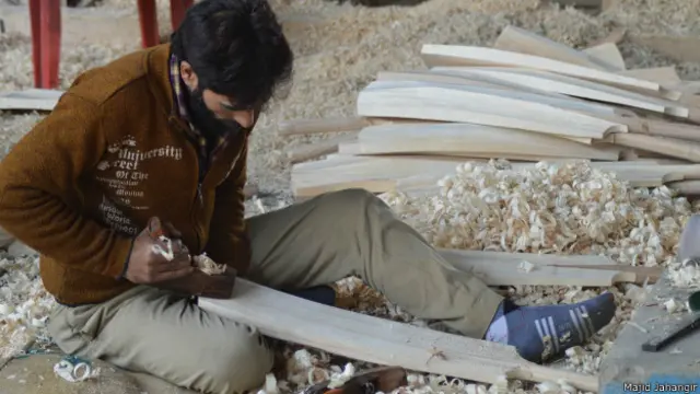 कश्मीर, बैट उद्योग