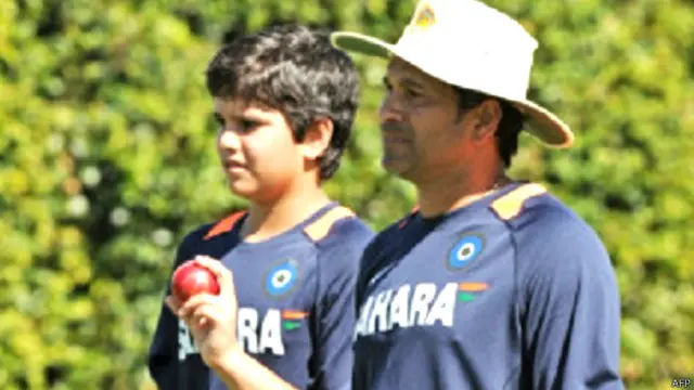 अर्जुन तेंदुलकर और सचिन तेंदुलकर