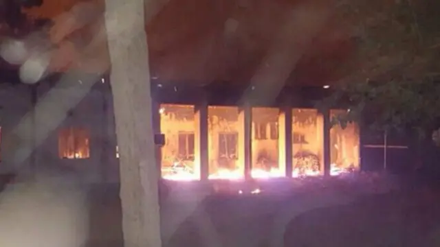 Hospital de Médicos Sin Fronteras en llamas