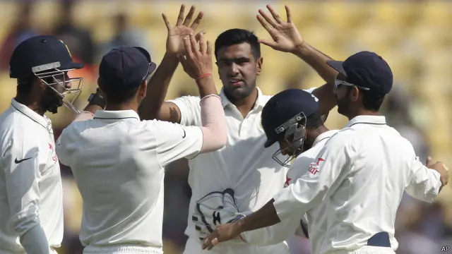 بھارتی سپنر ایشون نے اس ٹیسٹ میچ کی دونوں اننگز میں مجموعی طور پر 12 وکٹیں حاصل کی تھیں