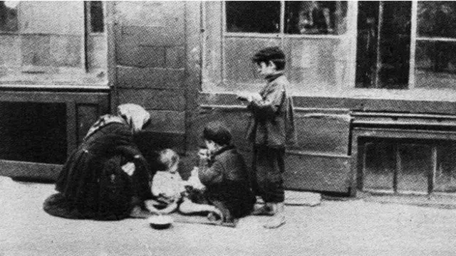 Женщина и дети