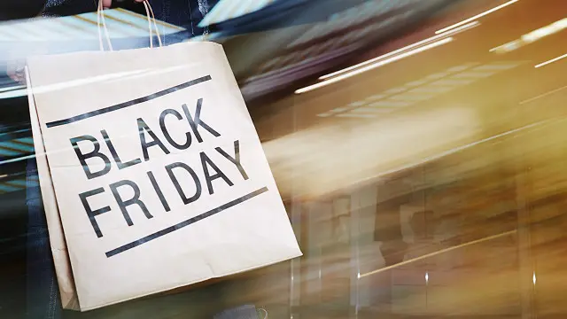 Пакет з написом "Чорна п'ятниця"