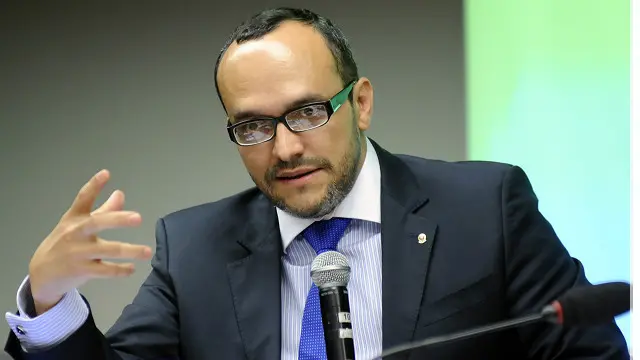 Investigação no exterior contra políticos envolvidos na Lava-Jato está apenas no início, diz Vladimir Aras