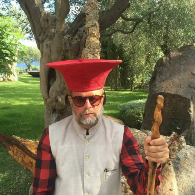 Борис Гребенщиков с посохом