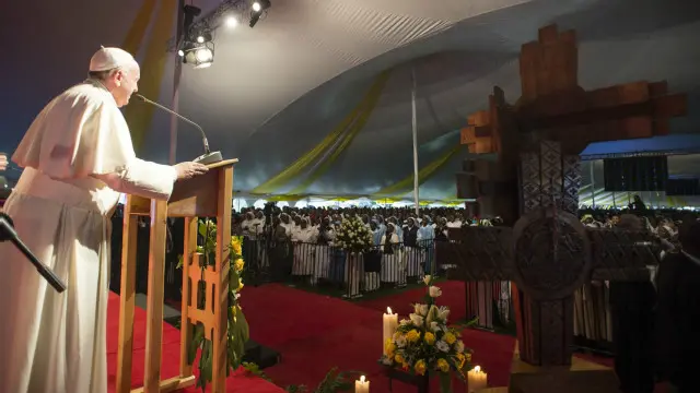 وجه البابا تحذيرا مباشرا من التلاعب بالمعلومات في اشارة لمن يدعون أنه ليس هناك أساس علمي لقضايا ارتفاع درجات الحرارة في العالم