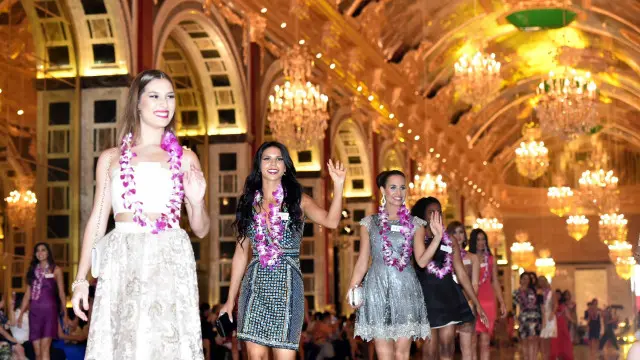Putaran final Miss World, yang diikuti puluhan kontestan dari berbagai negara, digelar di Kota Sanya, Cina.