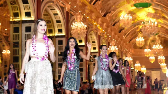 三亞世界小姐決賽開幕儀式上的參賽者