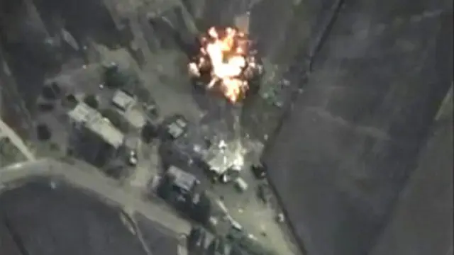 इस्लामिक स्टेट के ठिकानों पर बमबारी. 