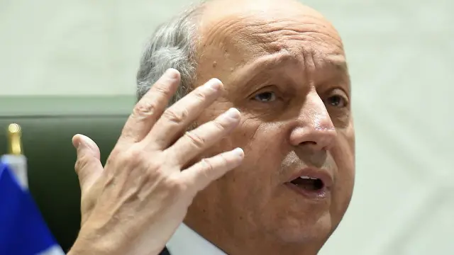 لوران فابیوس تاکید کرده که حملات موشکی به تنهایی برای مقابله با گروه دولت اسلامی کافی نیست